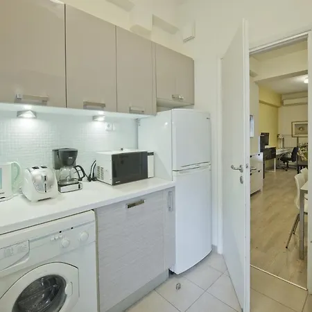 Stylish Central Apartment *